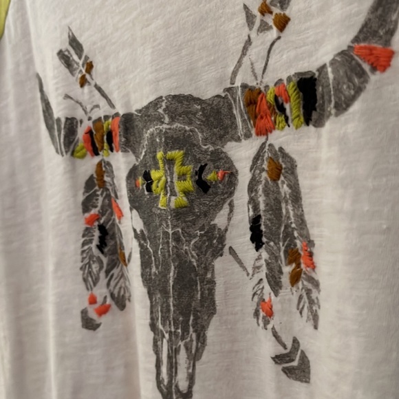 Lucky brand 3/4 sleeve t-shirt size M. Neon green & white with embroidery. - Picture 2 of 4